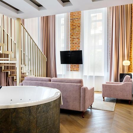 Golden Queen Deluxe Jacuzzi Apartments - Old Town 크라쿠프 외부 사진