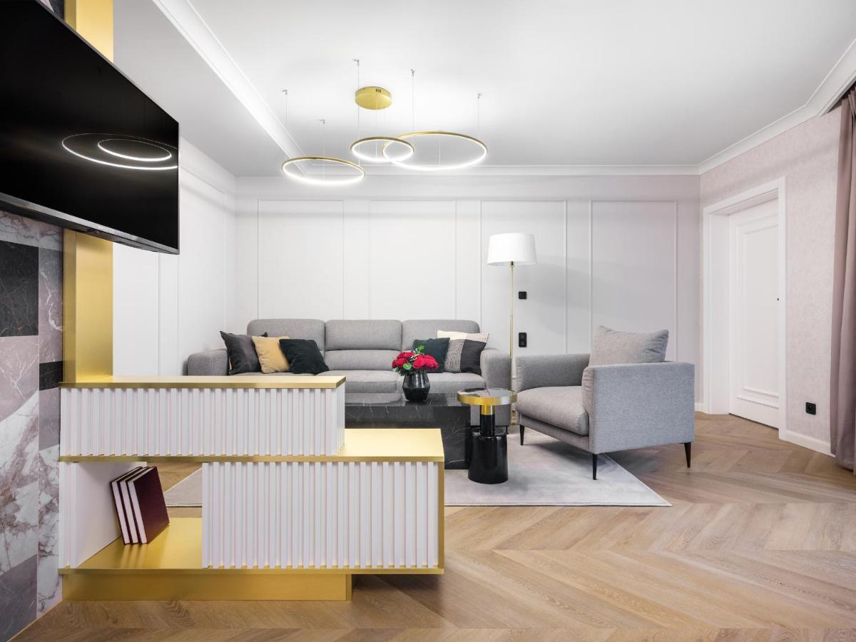 Golden Queen Deluxe Jacuzzi Apartments - Old Town 크라쿠프 외부 사진