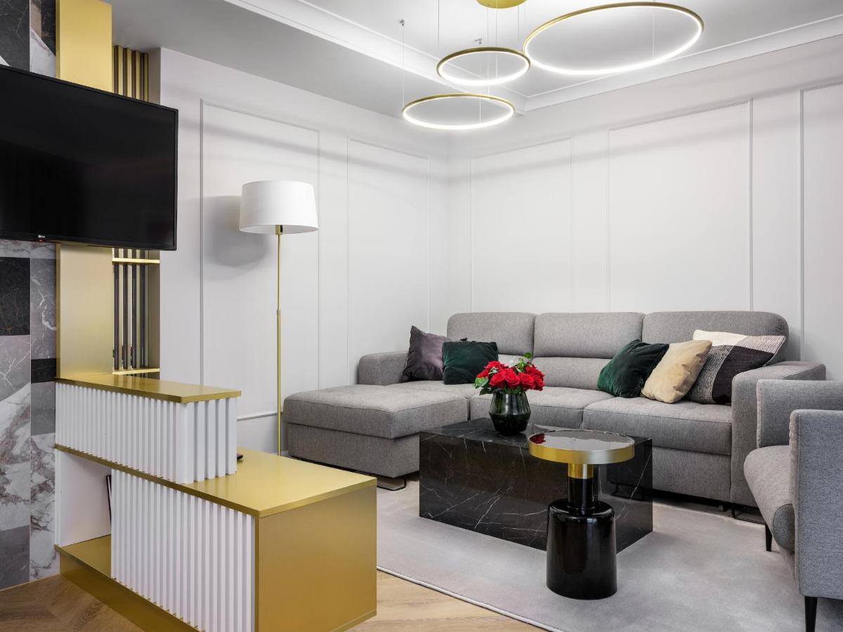 Golden Queen Deluxe Jacuzzi Apartments - Old Town 크라쿠프 외부 사진