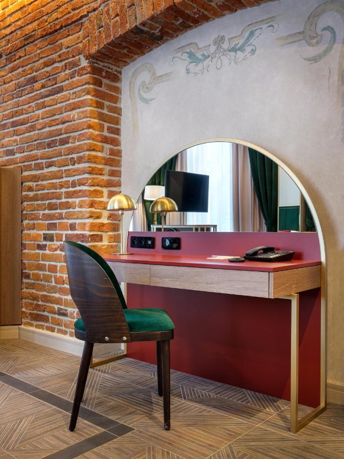 Golden Queen Deluxe Jacuzzi Apartments - Old Town 크라쿠프 외부 사진