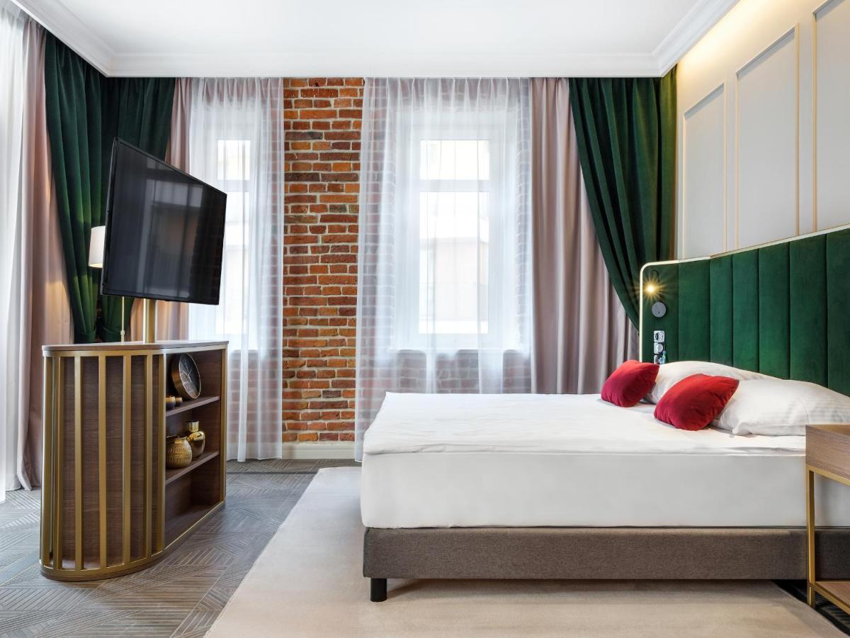 Golden Queen Deluxe Jacuzzi Apartments - Old Town 크라쿠프 외부 사진