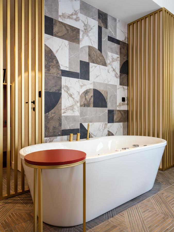 Golden Queen Deluxe Jacuzzi Apartments - Old Town 크라쿠프 외부 사진