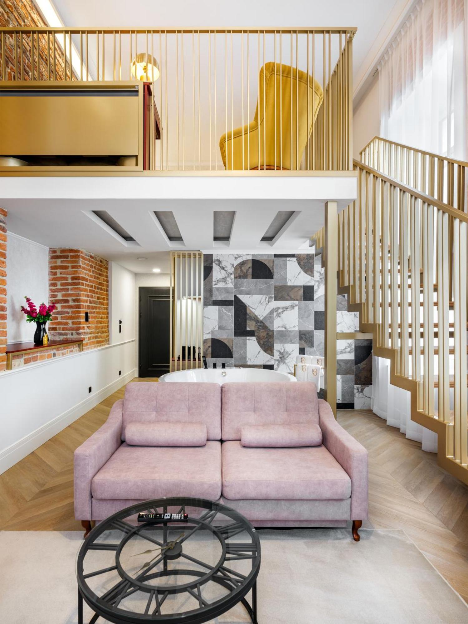 Golden Queen Deluxe Jacuzzi Apartments - Old Town 크라쿠프 외부 사진