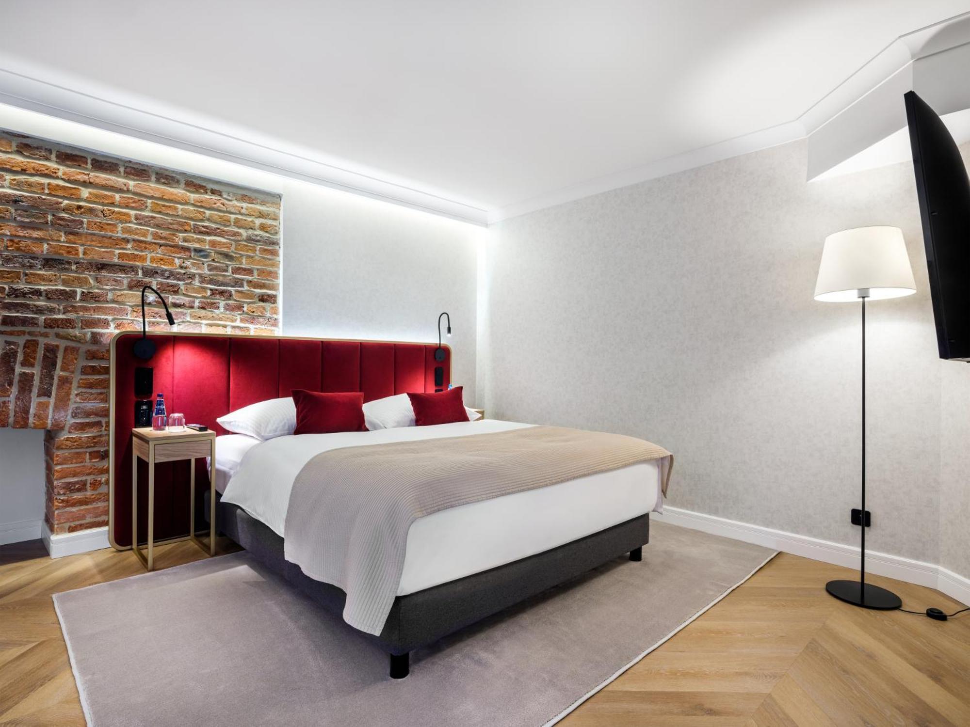 Golden Queen Deluxe Jacuzzi Apartments - Old Town 크라쿠프 외부 사진